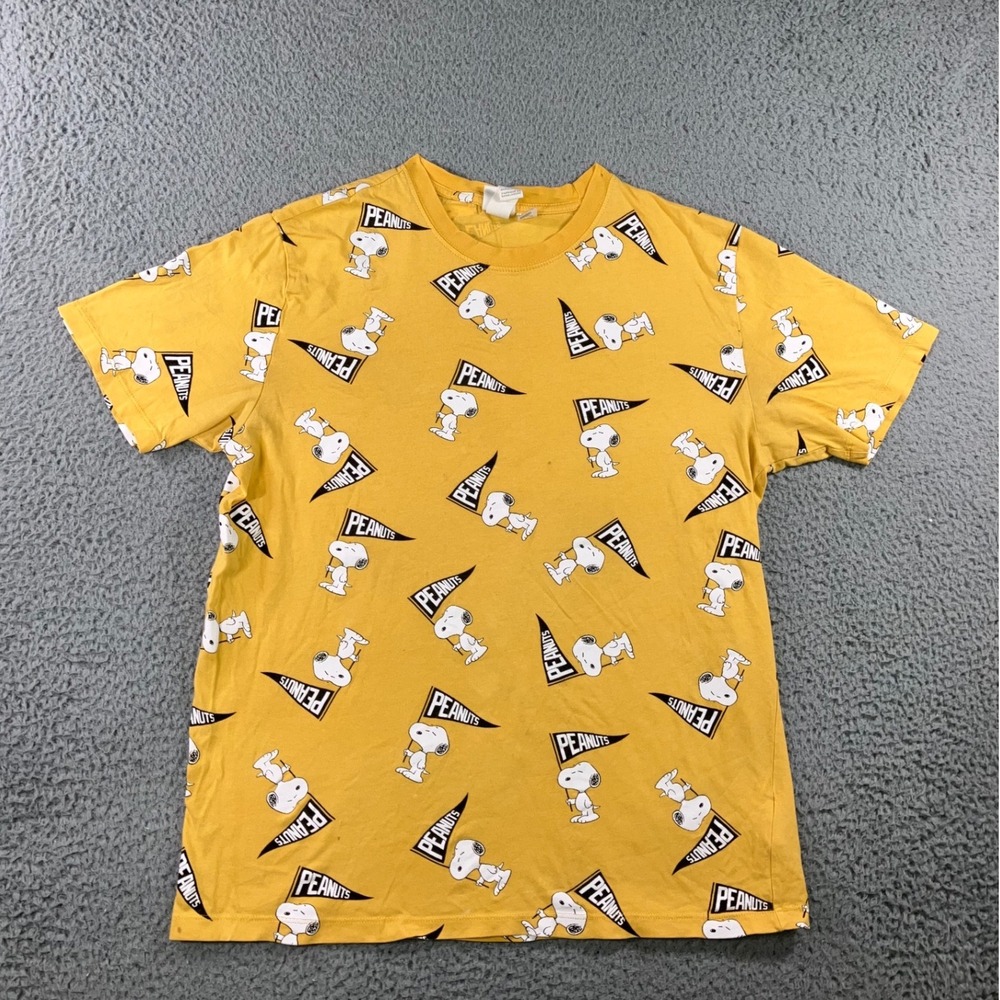 Peanuts Snoopy Graphic T-Shirt Men M Yellow All Over Print Pennant Flag Tee
